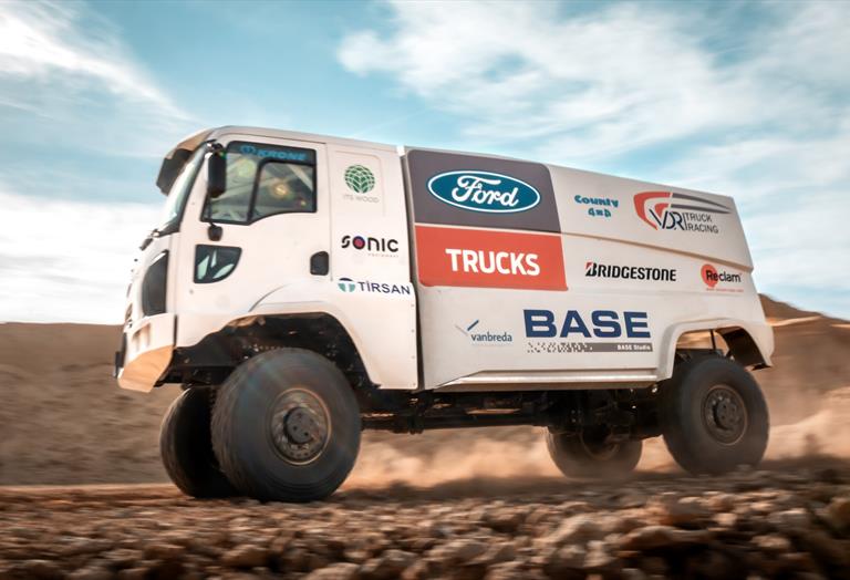 Ford Trucks dünyanın en zorlu off-road maratonu Dakar’da yarışacak  