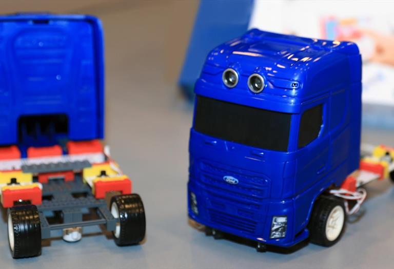 Ford Otosan ve YGA’dan Sosyal Sorumluluk 4.0 projesi: “Hayaller Bilgi İster”