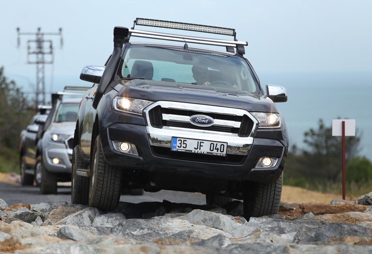 Yeni Ford Ranger cesur tasarım, ileri teknoloji ve üstün sürüş özellikleriyle fark yaratmaya geliyor