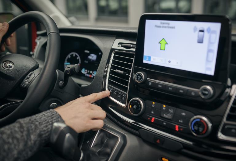 Ford ‘Aktif Park Asistanı’ ile o araç her yere sığar!