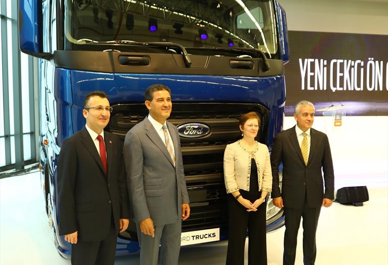 Ford Trucks, Hannover’de dünya prömiyerini yapacağı  yeni çekicisinin ön gösterimini yaptı