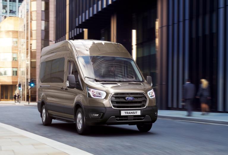 Ford Transit, şimdi sınıfında tek, 10 vitesli otomatik şanzıman seçeneğiyle Türkiye’de